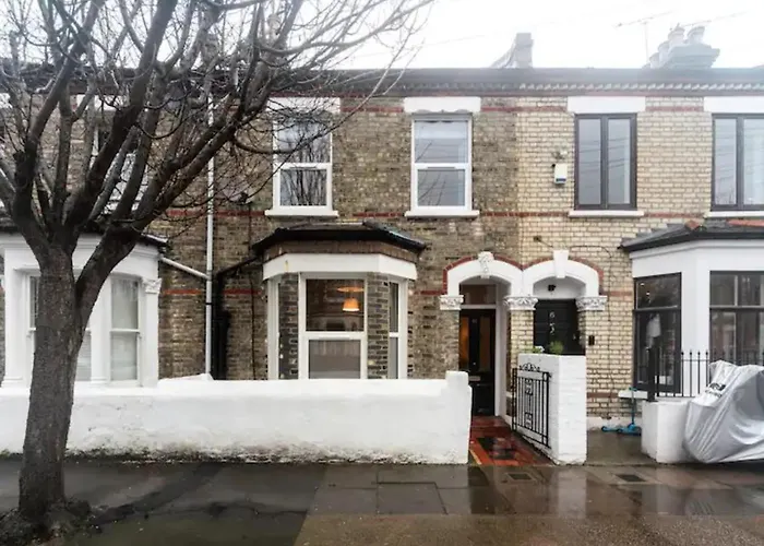 Pass The Keys Characterful Victorian Home Near Central London